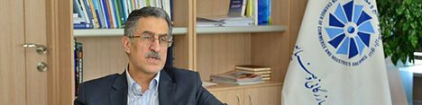 مجلس به جای تصویب قانون، قوانین قبلی را پالایش کند/ دولت تک نرخی کردن ارز و مبارزه با رانت را جدی بگیرد