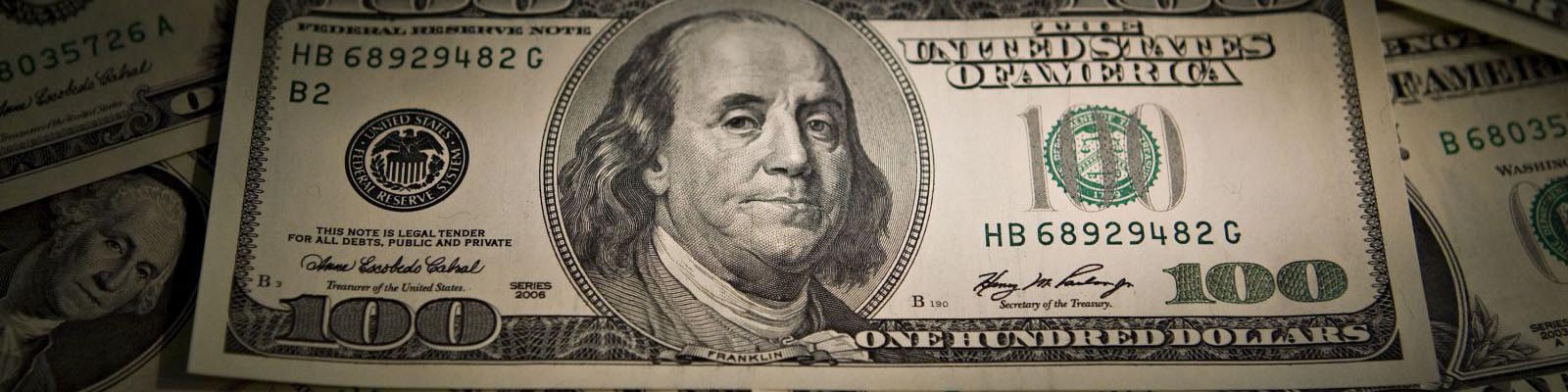 بزرگ‌ترین سقوط دو روزه دلار آمریکا طی ۱۴ سال اخیر