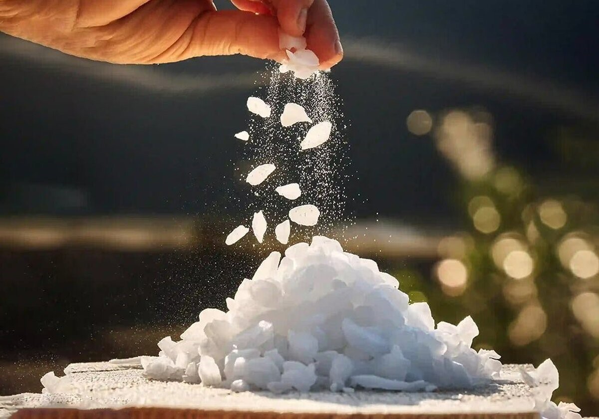 از کجا سدیم هیدروکسید بخریم؟ بررسی کامل ویژگیها و نکات خرید