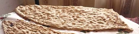 نان سنگک به قیمت دلخواه نانوایان/ اجبار مردم به خرید نان کنجدی
