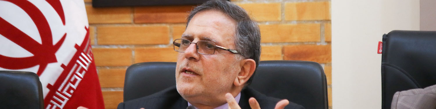 ولی اله سیف: نرخ ارز در ماههای بهمن و اسفند کاهش مییابد