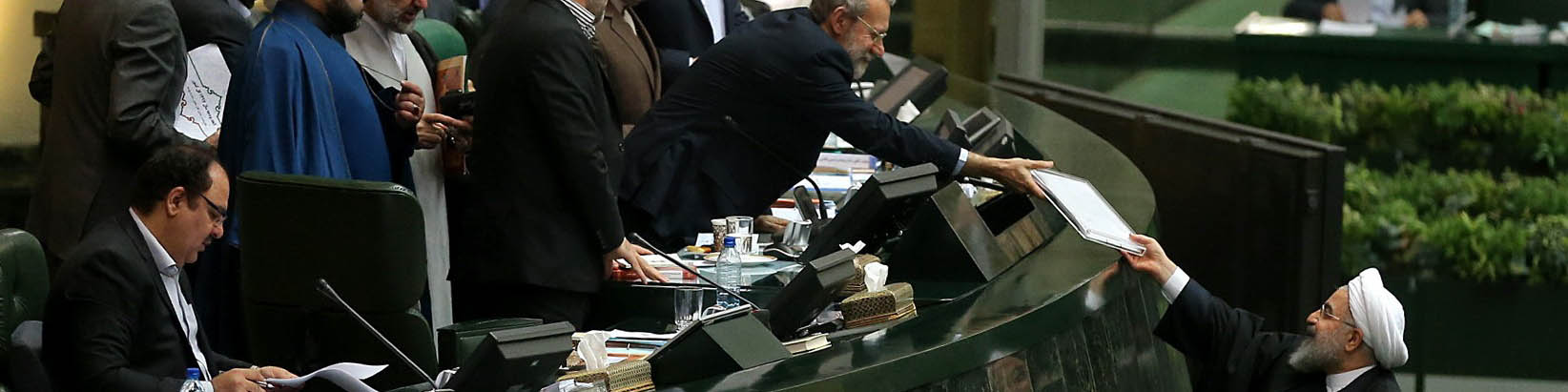 مخالفت بحثبرانگیز با بودجه ۹۷